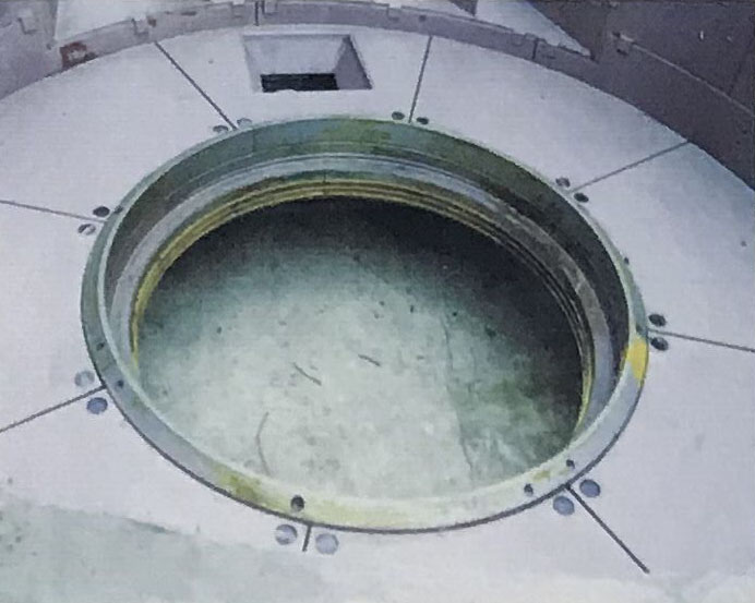 組裝絕熱層扇形蓋、內(nèi)氣封環(huán)、縫隙氣封裝置