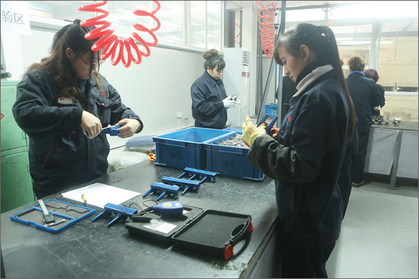 鑄鴻機(jī)械車間圖片